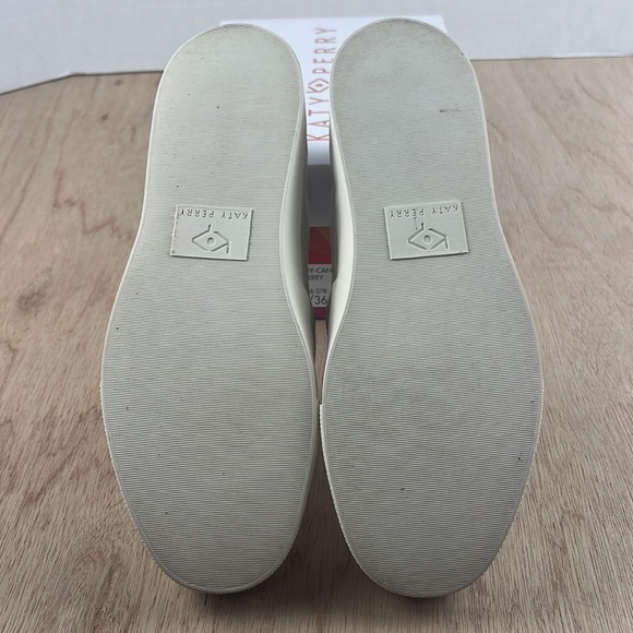 Katy Perry THE KERRY CANVAS Strawberry Slip On Shoe Women’s Size 6.5 Light Tan - Picture 8 of 9